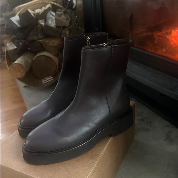 Aquatalia Shoes - Aquatalia Leather boots size 7.5 brand new in replacement box, retail $590